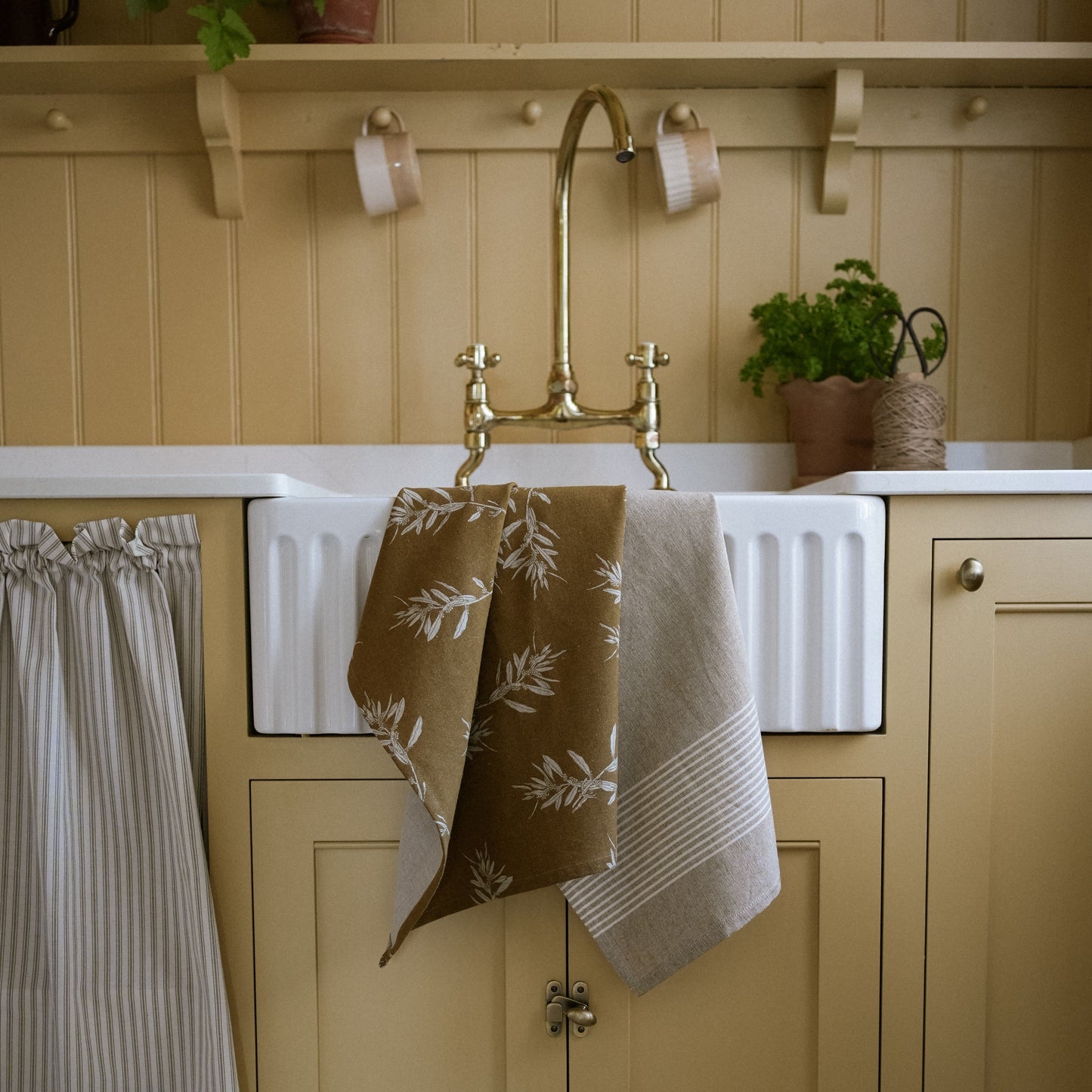 Olive Grove Print & Kumas Stripe 2pk Tea Towel Mustard