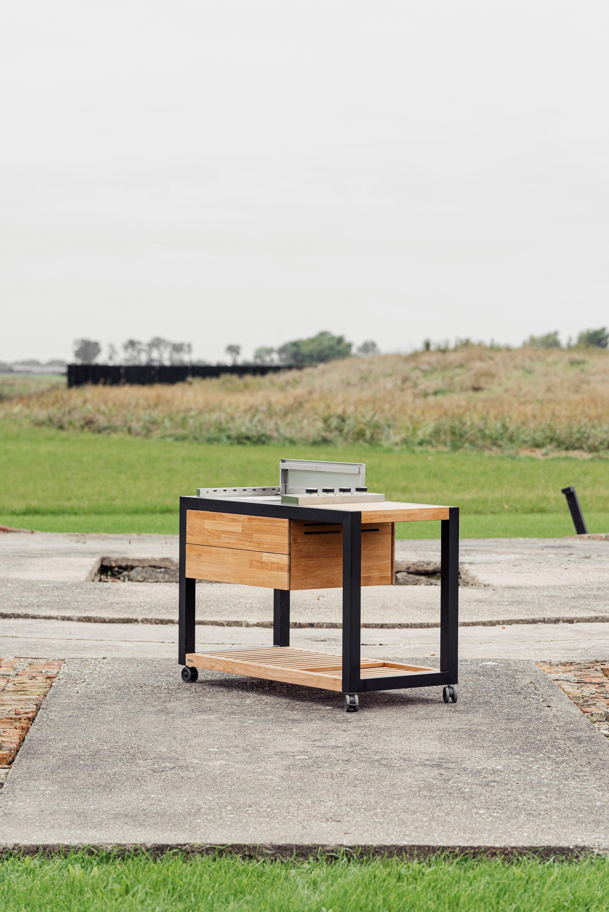 Indu+ Arvid Trolley with Gazzgrill - Garden House Design