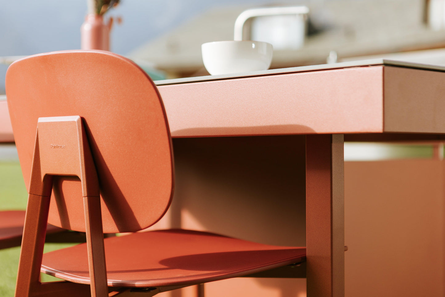 Fògher Agher Table and Chairs - Garden House Design