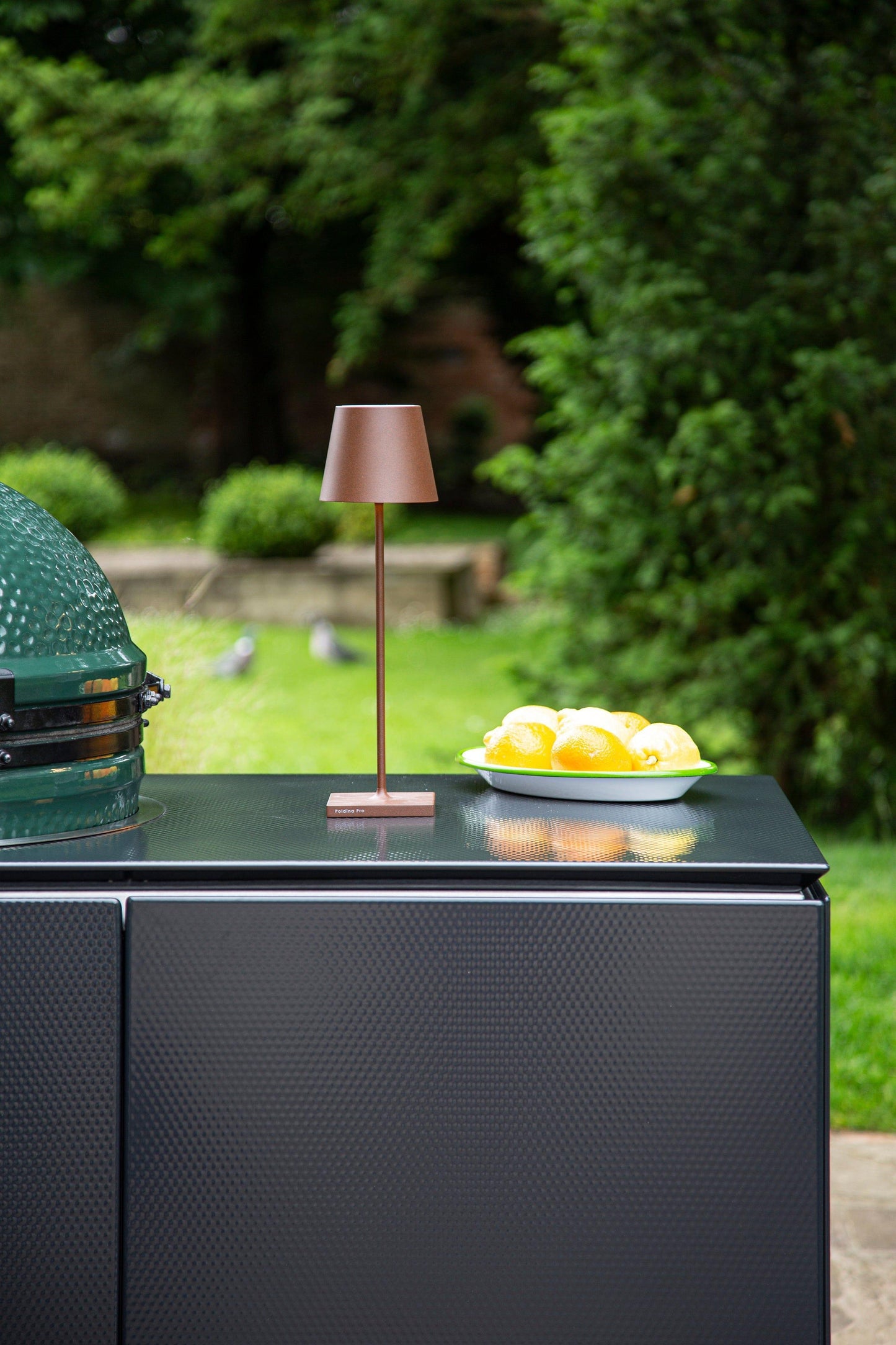 Vlaze ADAPT 120 with Big Green Egg - Garden House Design
