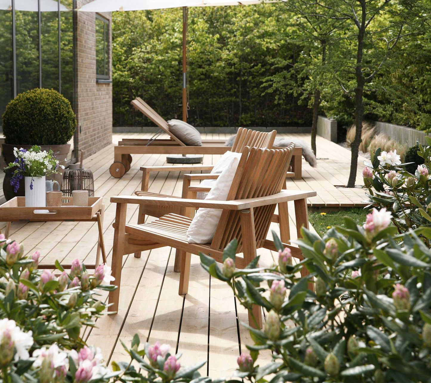 Amaze Lounge Chairs