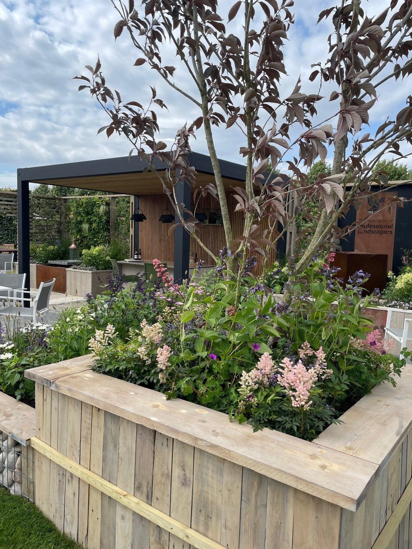 Maluwi_outdoor_canopy_with_APL_at_Hampton_Court_Flower_Show_2023_2 - Garden House Design