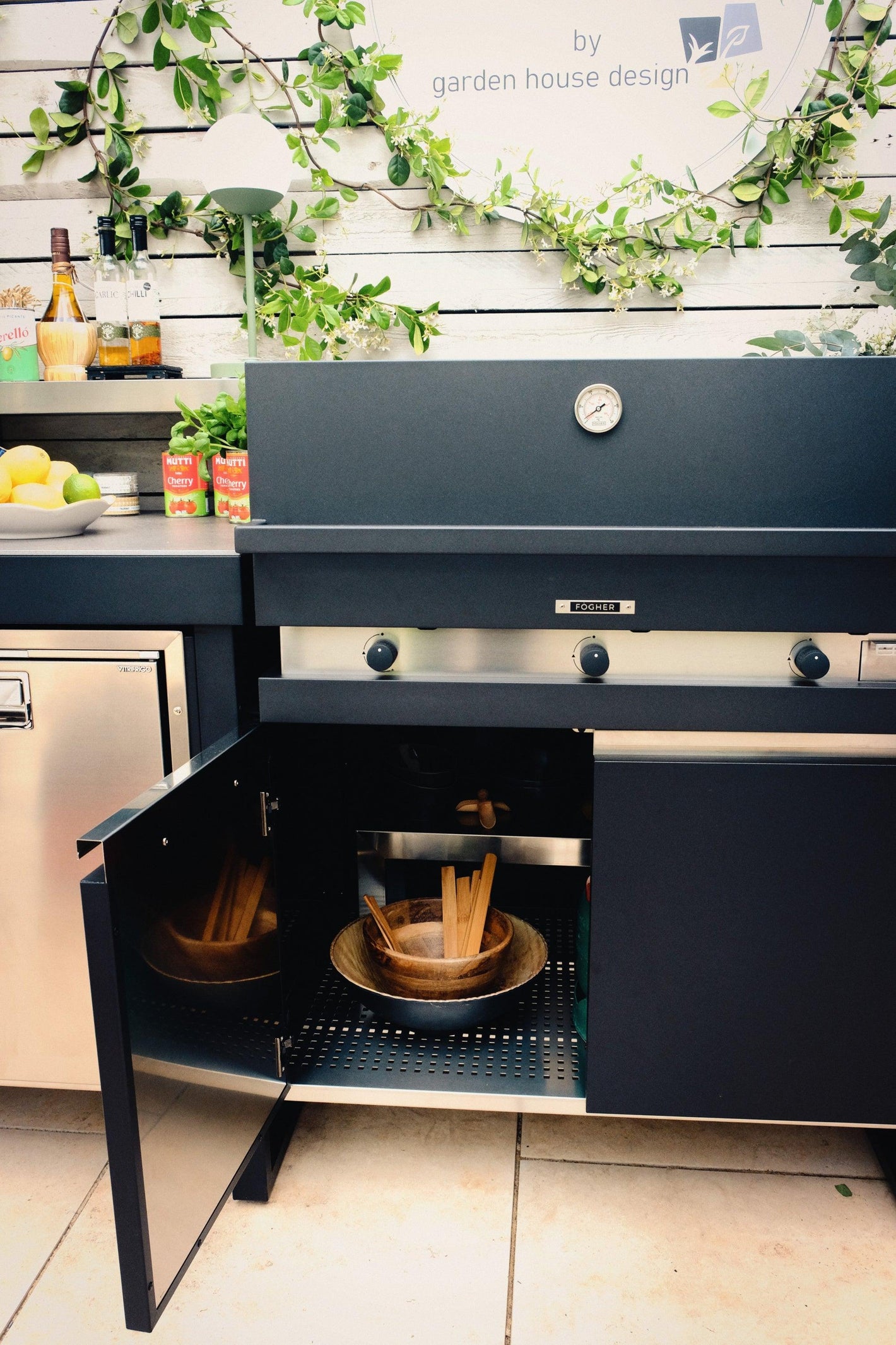 RHS_Chelsea_Flower_Show_2023_Fogher_outdoor_kitchen_with_BBQ_and_frisge_freezer_by_Garden_House_Design_11 - Garden House Design