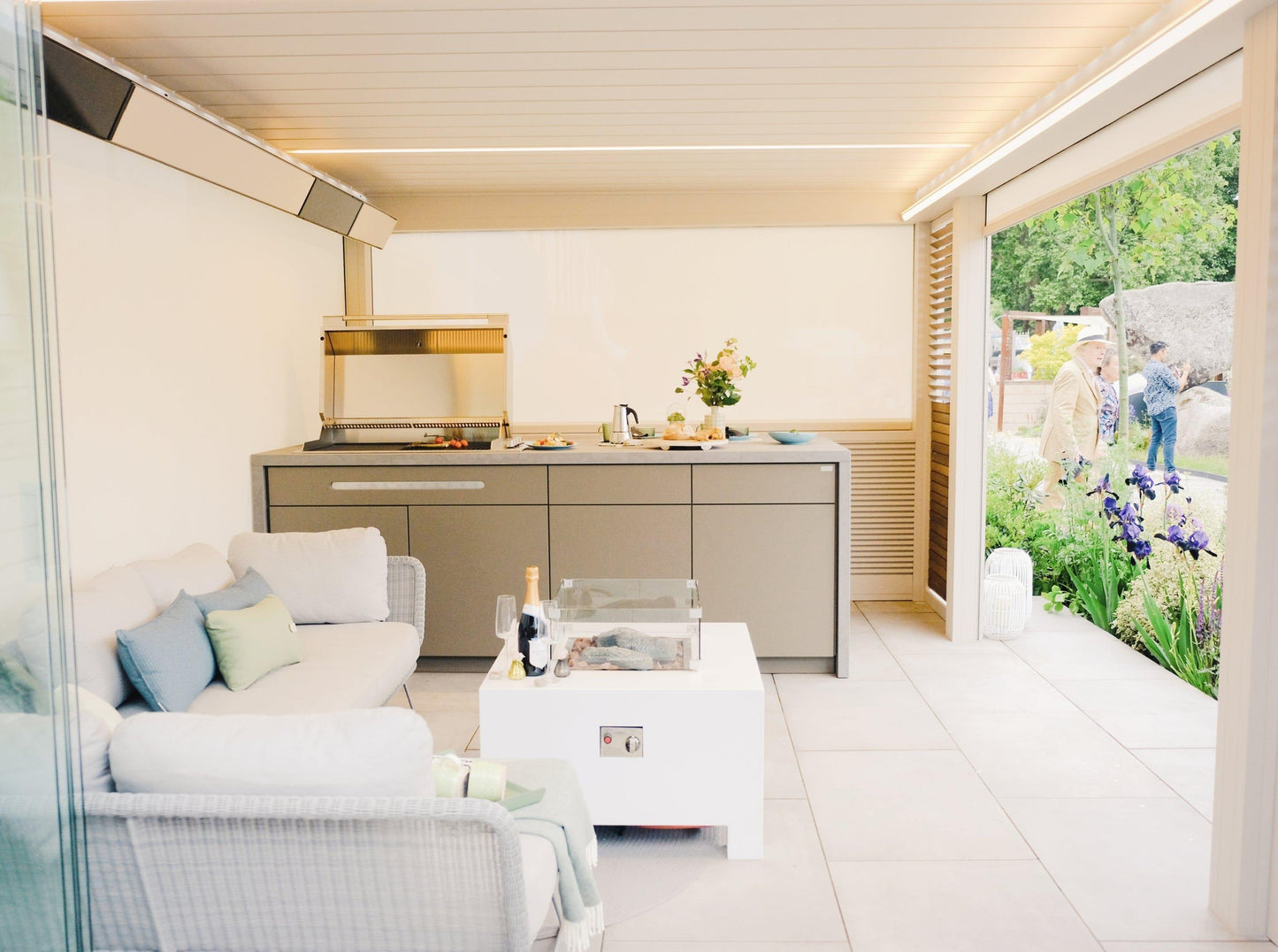 Cubic Outdoor Living Kitchen - C1 Style - Garden House Design